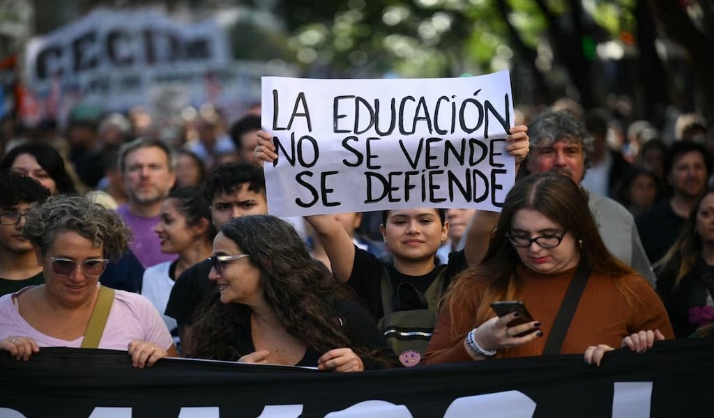 Universidades en pie de protesta: el conflicto salarial se cruza con el Presupuesto 2027