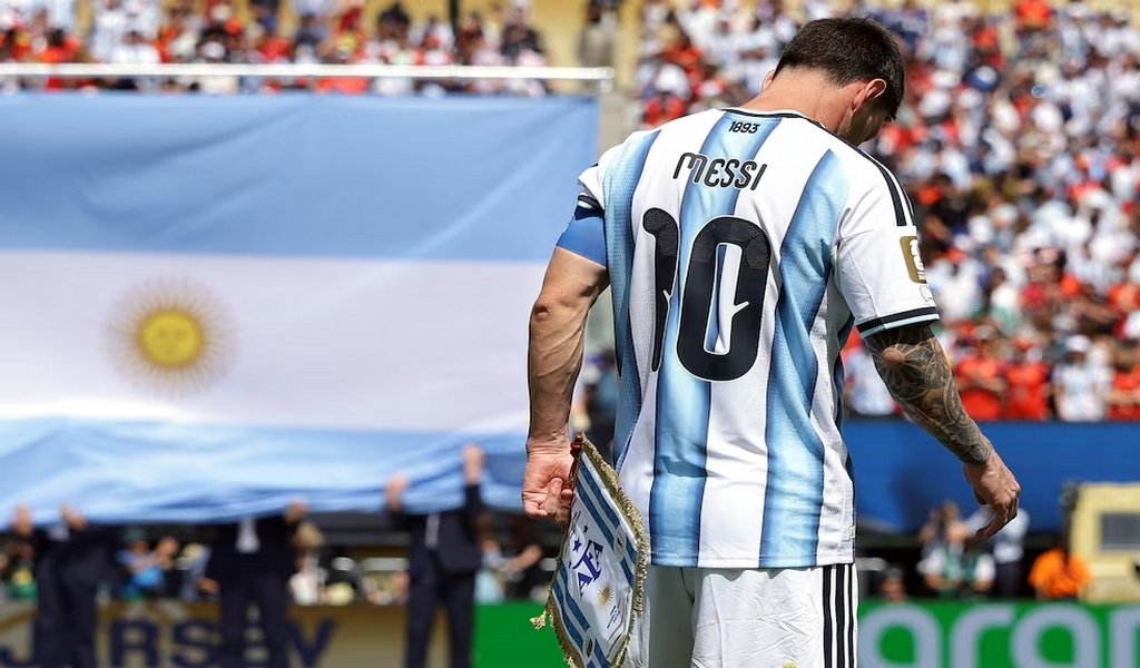 FIFA World Cup 2026 final - Spain vs Argentina EAST RUTHERFORD (United States), 19/07/2026.- Lionel Messi of Argentina ahead of the FIFA World Cup 2026 final match Spain against Argentina, in New Jersey, USA, 19 July 2026. (España) EFE/EPA/CHRISTOPHER NEUNDORF CHRISTOPHER NEUNDORF. EFE