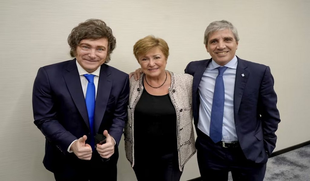 Javier Milei,  Kristalina Georgieva, Luis Caputo. NA