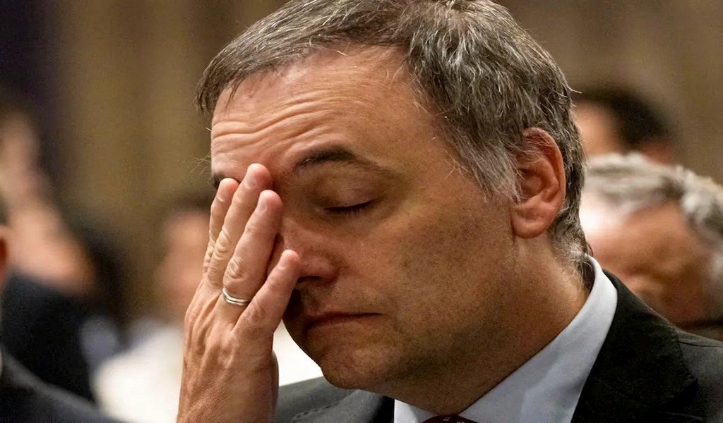 MILEI BUSCA UN CONSULADO EN EUROPA PARA SACARSE DE ENCIMA A MANUEL ADORNI