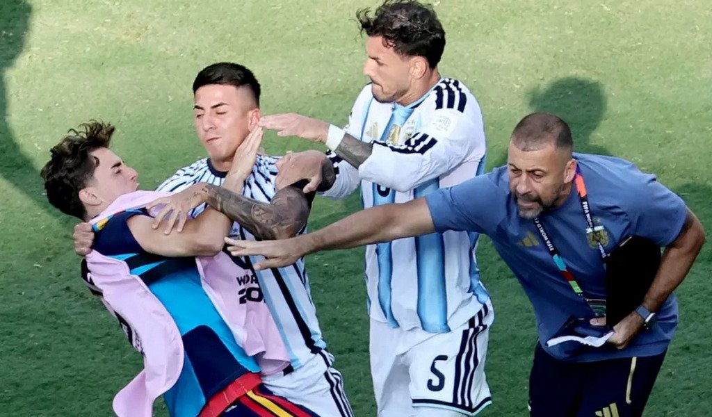 La AFA consiguió una salida para las sanciones: los jugadores castigados por los incidentes de la final podrán cumplirlas en amistosos